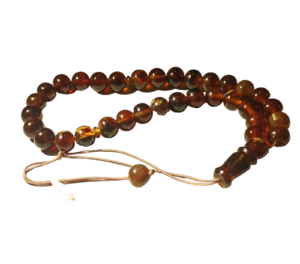 Amber kompoloi 33 round beads_I1433_R5