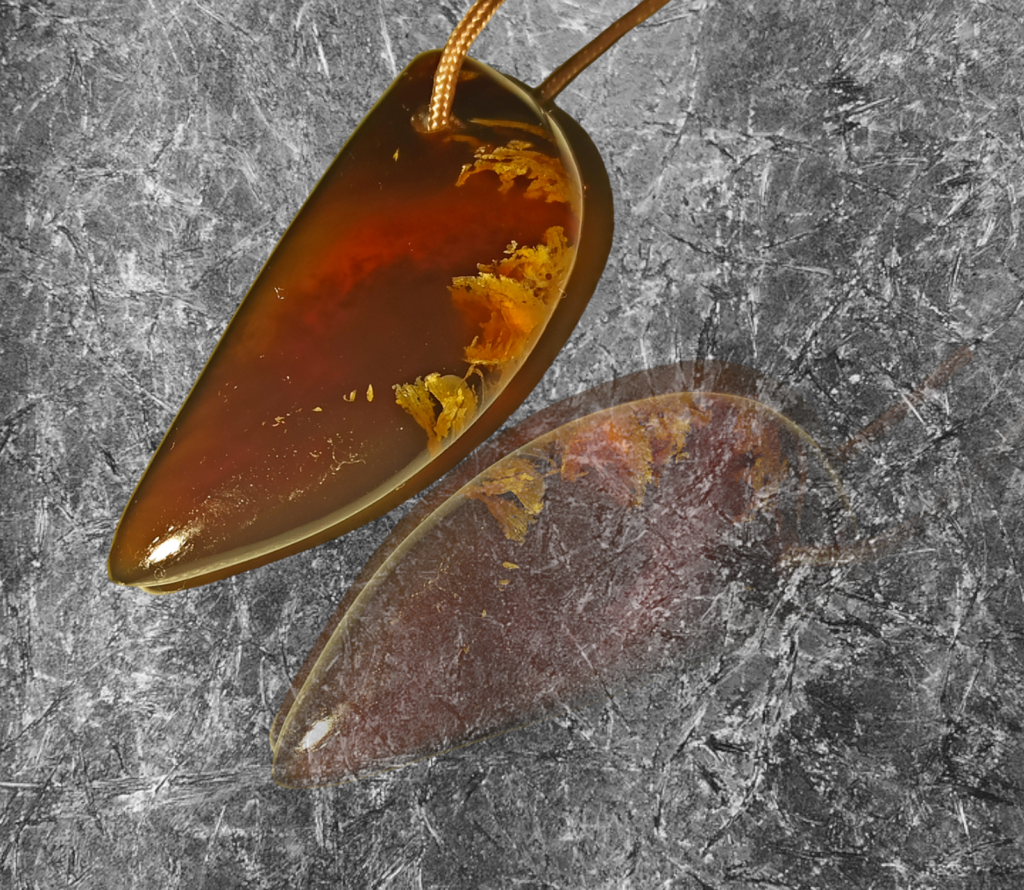 Amber pendant_No1